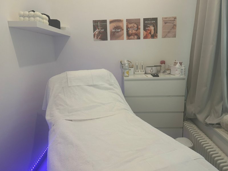 Cabine de soins — lumière LED bleue